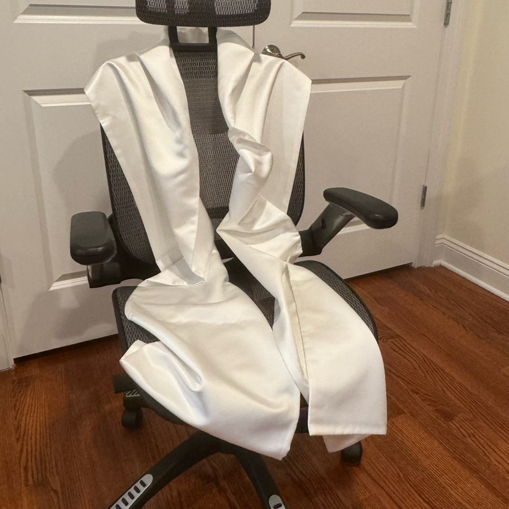 Large white scarf/wrap - Picture 7 of 7